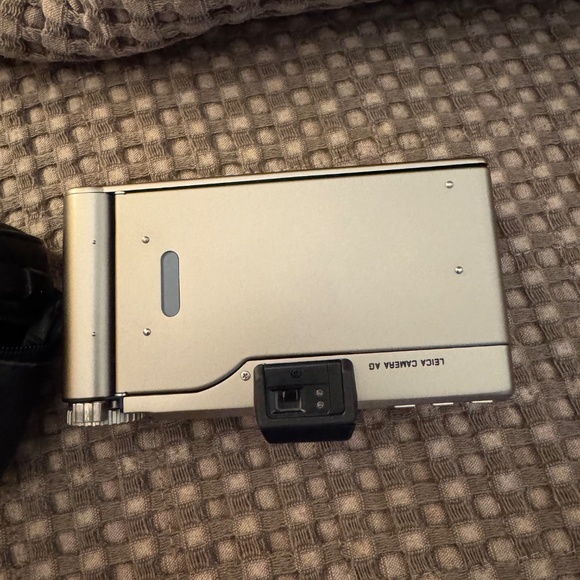 Leica Minilux Zoom With Soft Leica Case and Strap - Picture 11 of 14